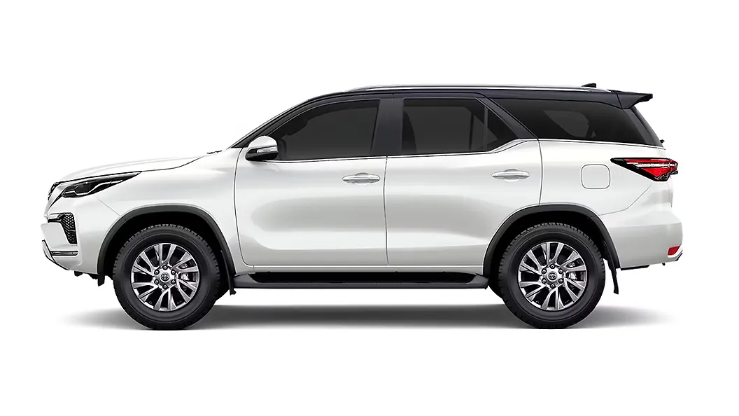 Fortuner Legender in Platinum White Pearl with Black Roof
