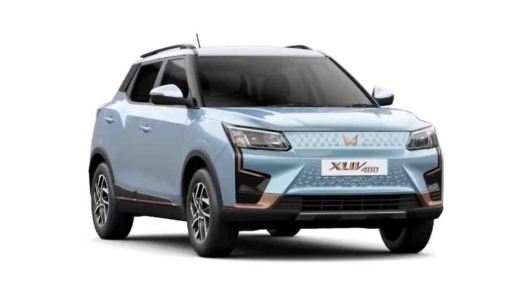 XUV400 in Arctic Blue