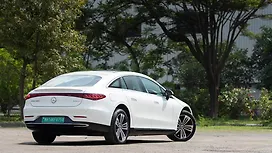Right Rear Three Quarter