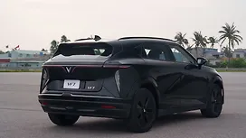 Right Rear Three Quarter