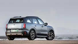 Right Rear Three Quarter