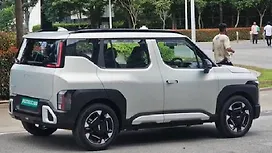 Right Rear Three Quarter