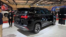 Right Rear Three Quarter
